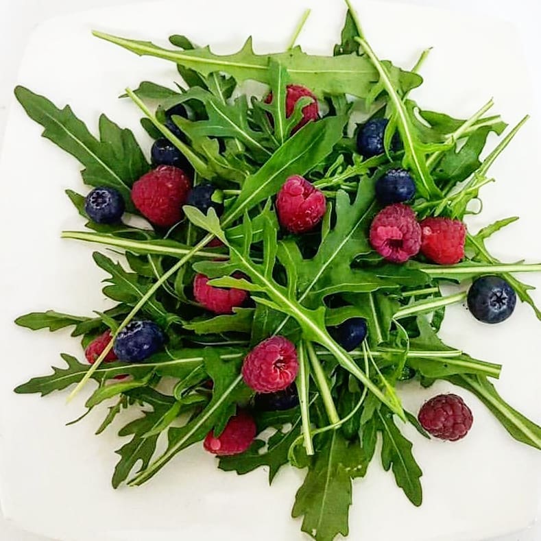 Ensalada con Frutos Rojos