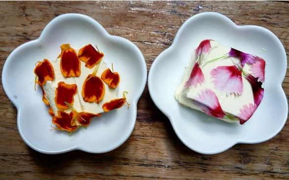 Mantequilla con pétalos